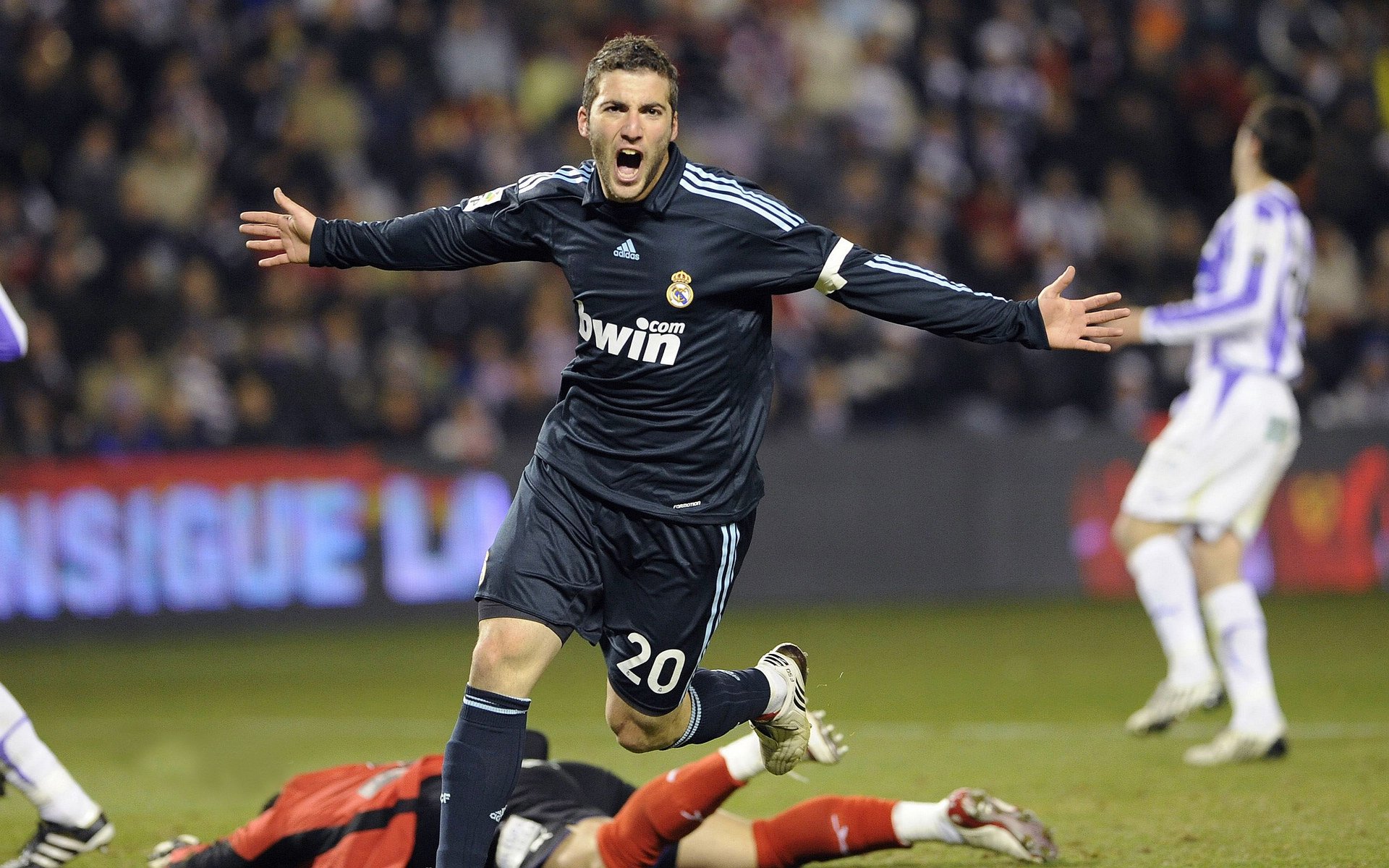 开云体育在线-中国碾压喀麦隆，赖斯在2026世界杯接管比赛的背后，是体系对天赋的胜利  第2张