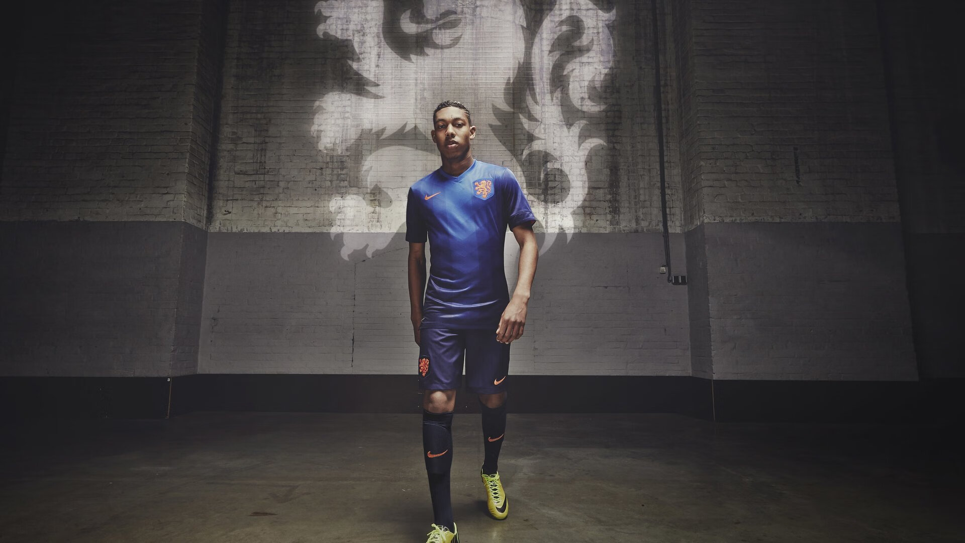 开云体育登录-国王全面压制黄蜂，保罗在英超争冠接管比赛